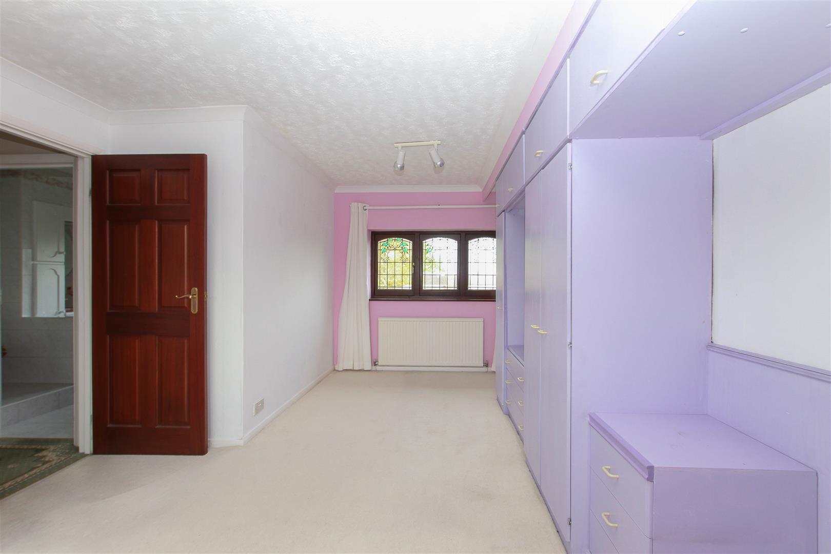 Beehive Chase, Hook End. Keith Ashton